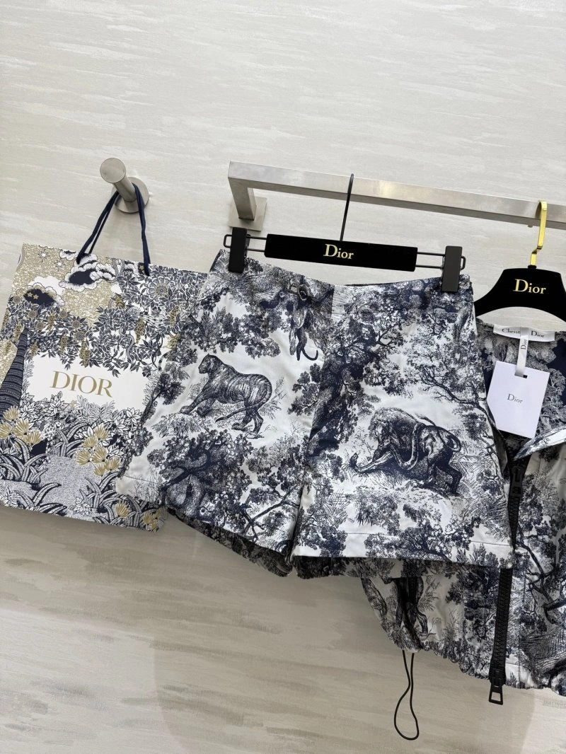 Trendy Christian Dior Short Suits 113668