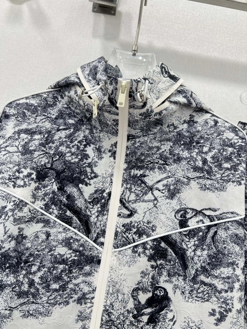 Breathable Christian Dior Short Suits 113686