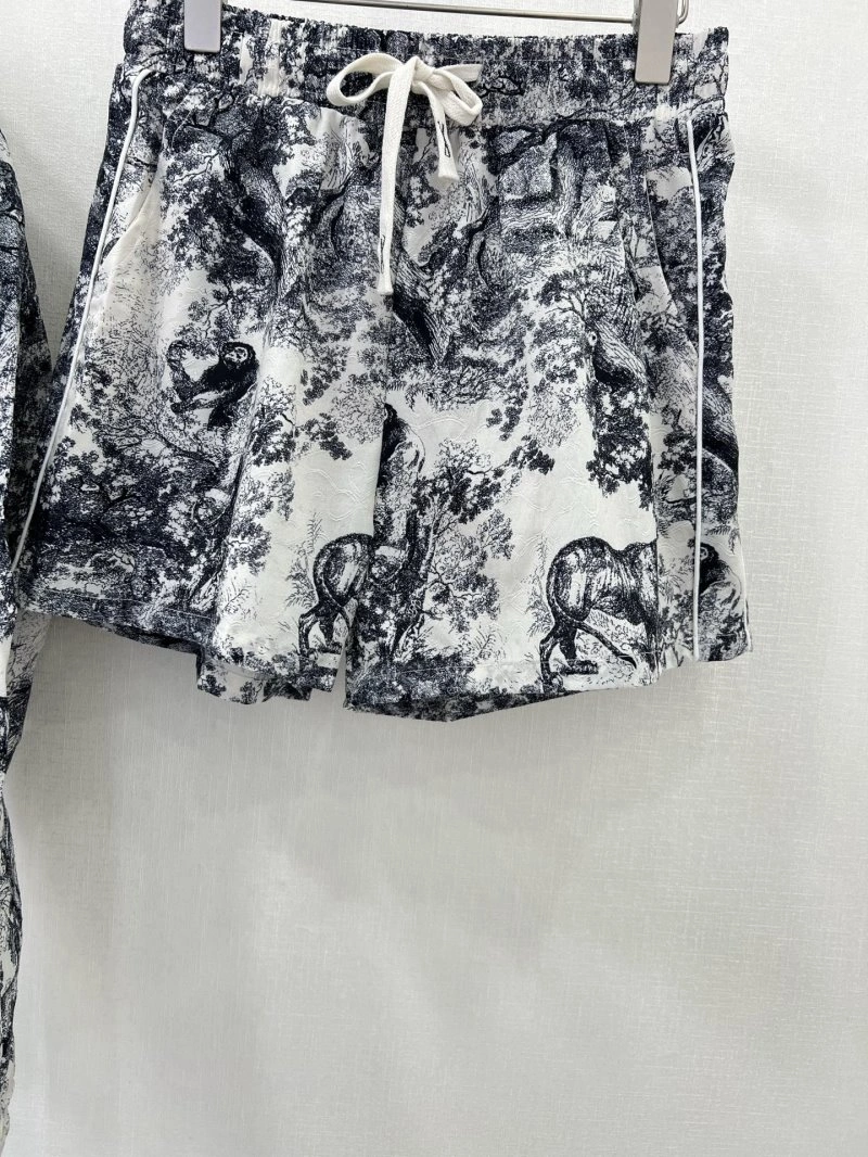 Breathable Christian Dior Short Suits 113686