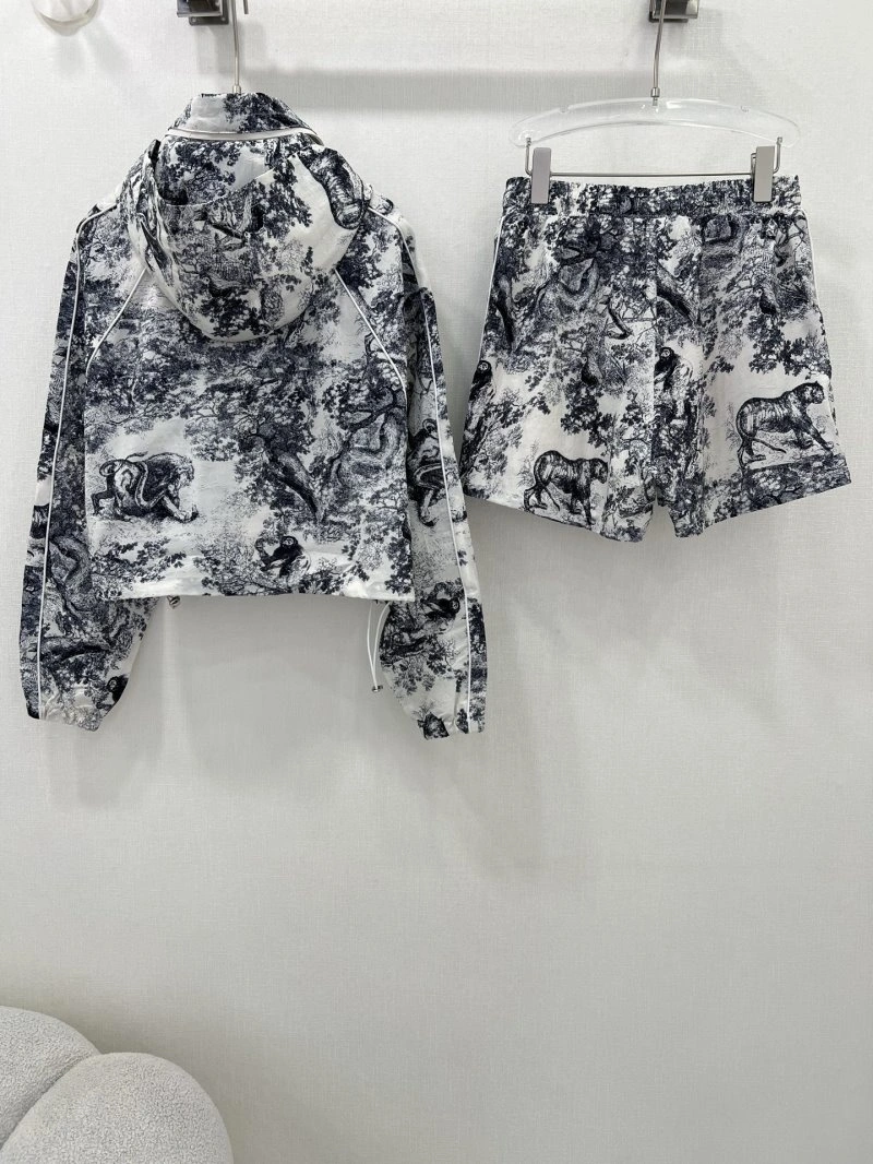 Breathable Christian Dior Short Suits 113686