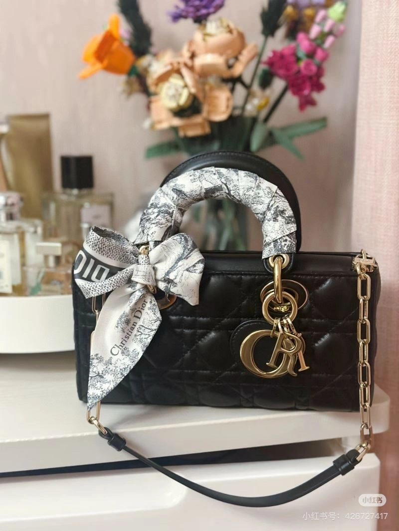 Affordable Christian Dior Silk 272381
