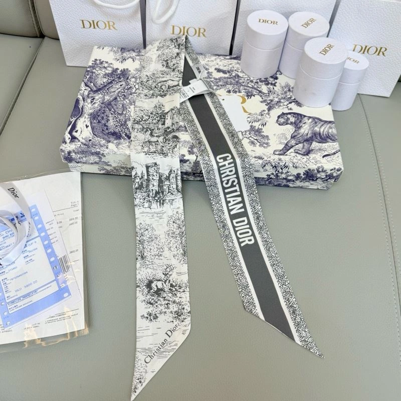 WellDesigned Christian Dior Silk 272342