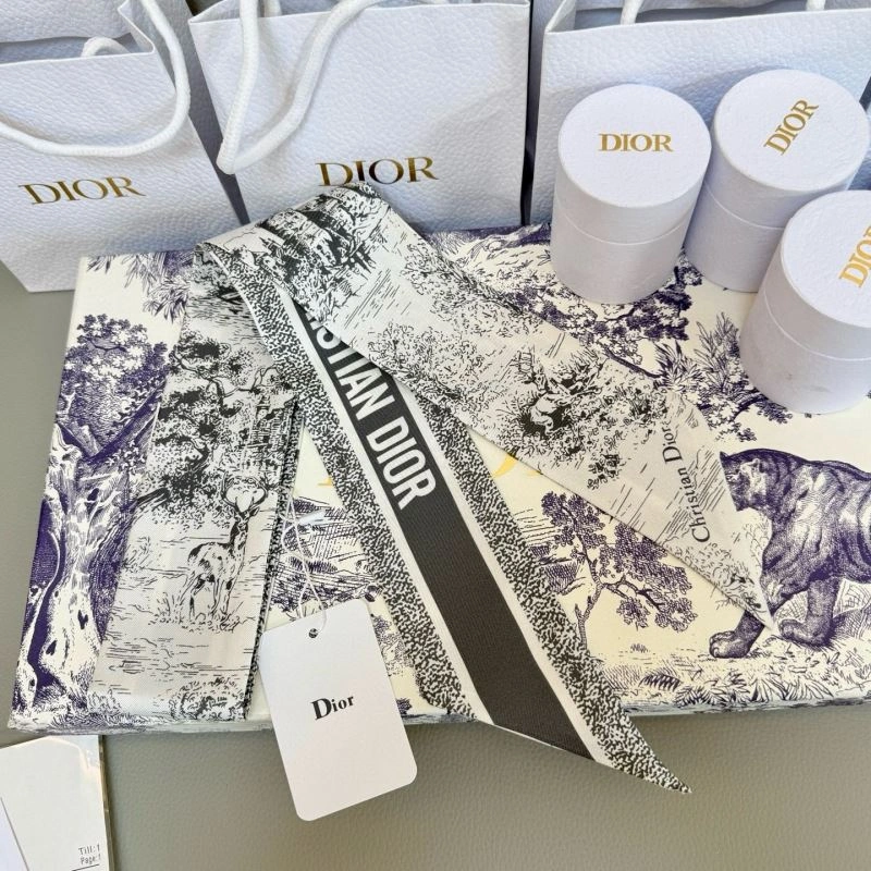 WellDesigned Christian Dior Silk 272342