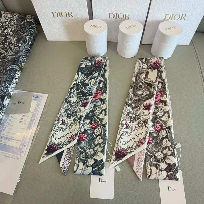 UrbanChic Christian Dior Silk 272356