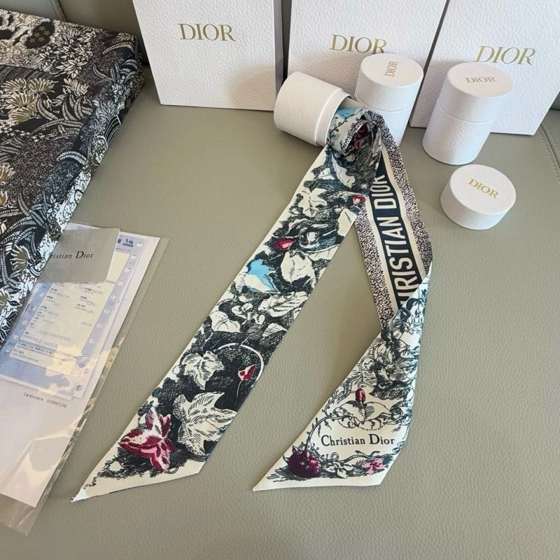 UrbanChic Christian Dior Silk 272356