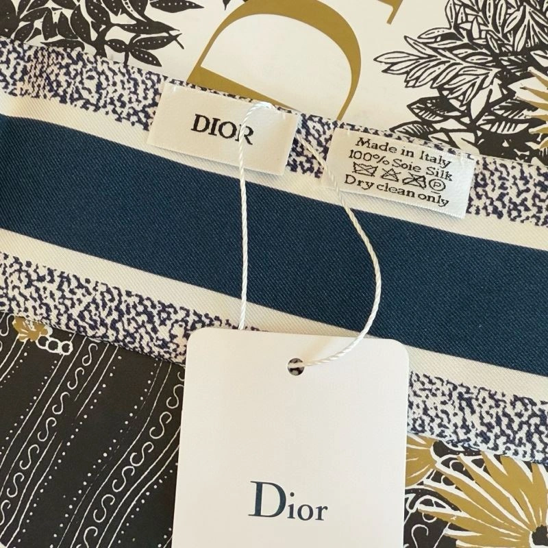 UrbanChic Christian Dior Silk 272356