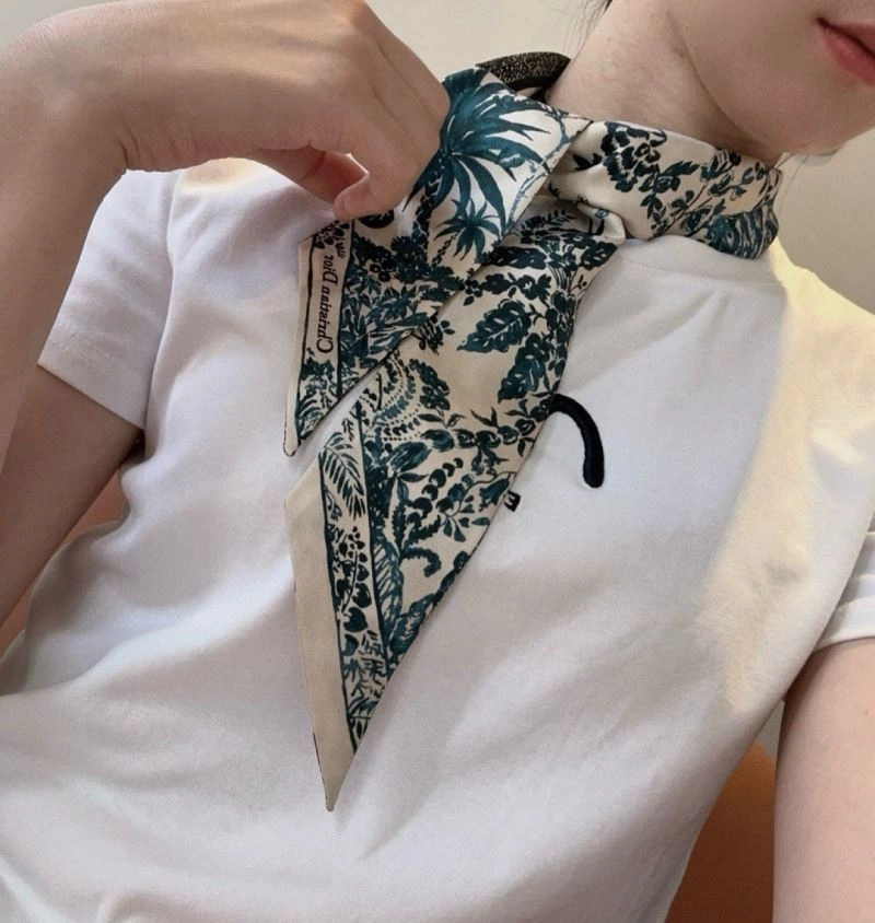 Attractive Christian Dior Silk 272365