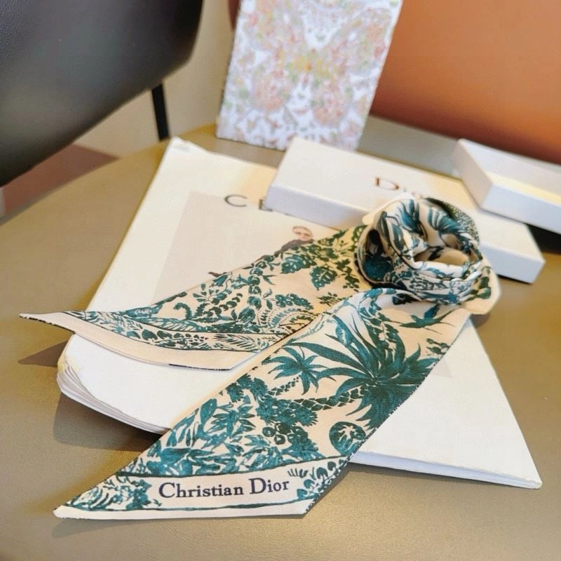 Attractive Christian Dior Silk 272365