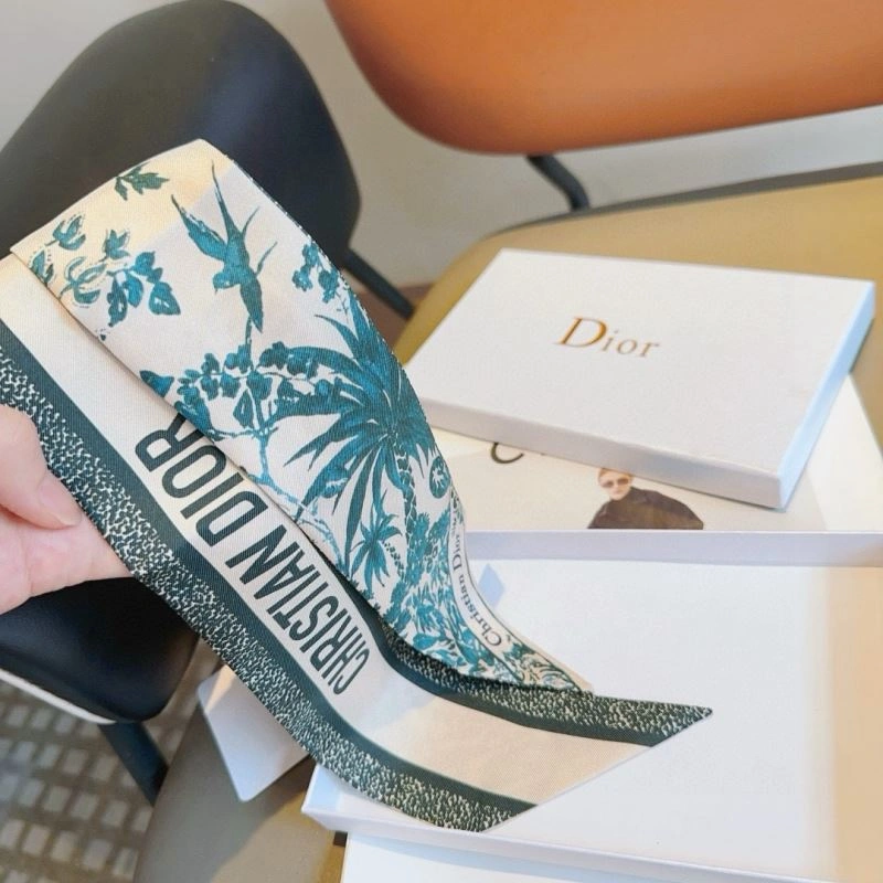 Attractive Christian Dior Silk 272365