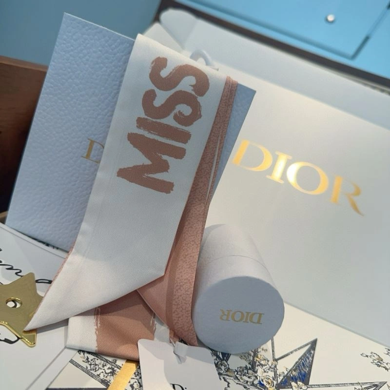 Christian Dior Silk MoistureWicking 272329
