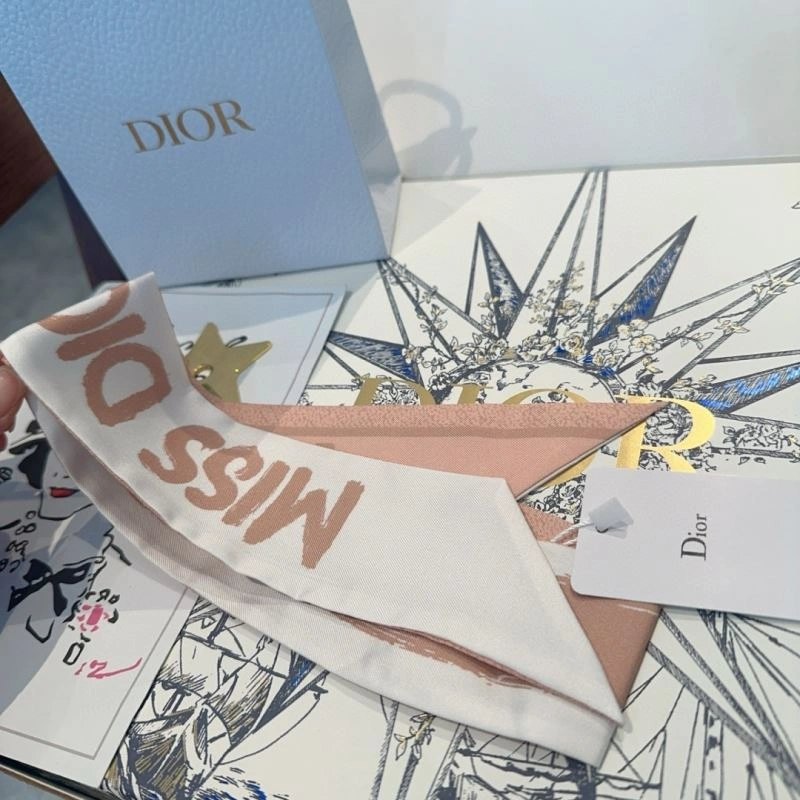 Christian Dior Silk MoistureWicking 272329