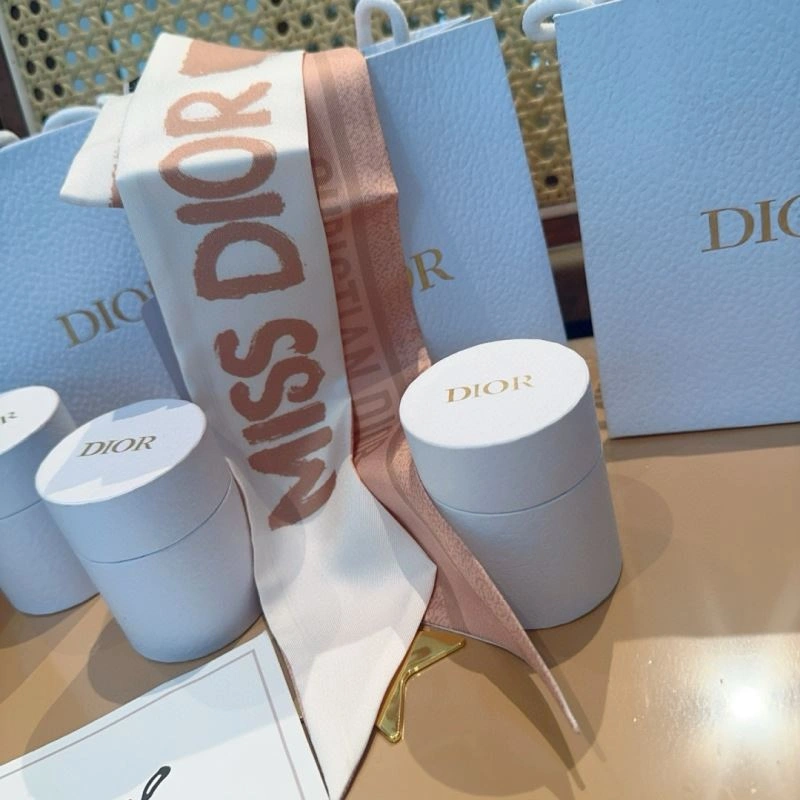 Christian Dior Silk MoistureWicking 272329