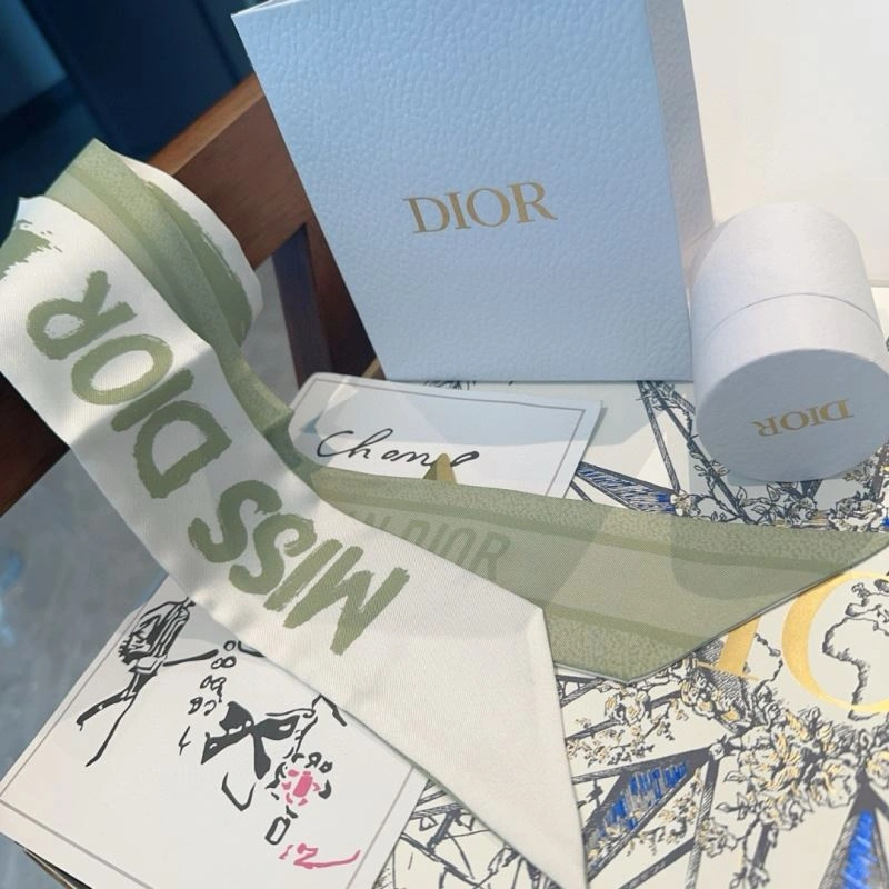 UrbanStyle Christian Dior Silk 272326