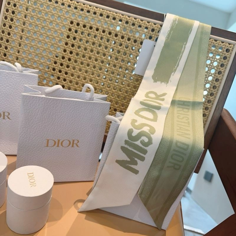 UrbanStyle Christian Dior Silk 272326