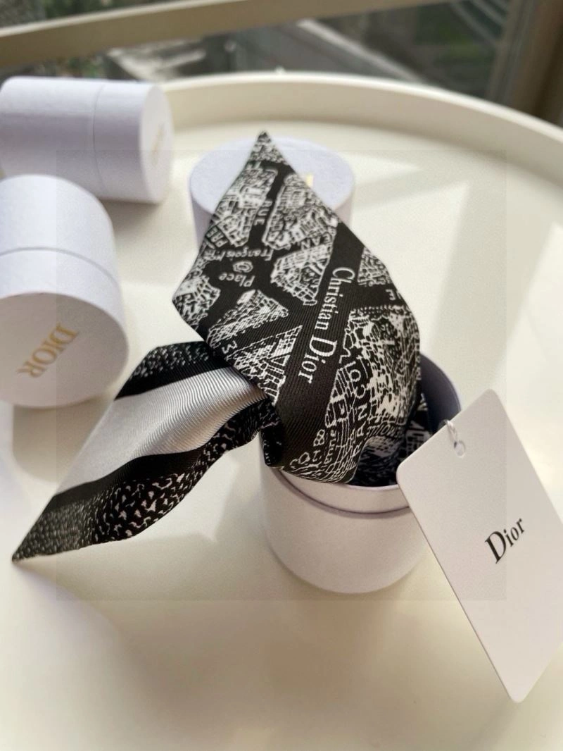 Christian Dior Silk Reliable 272303