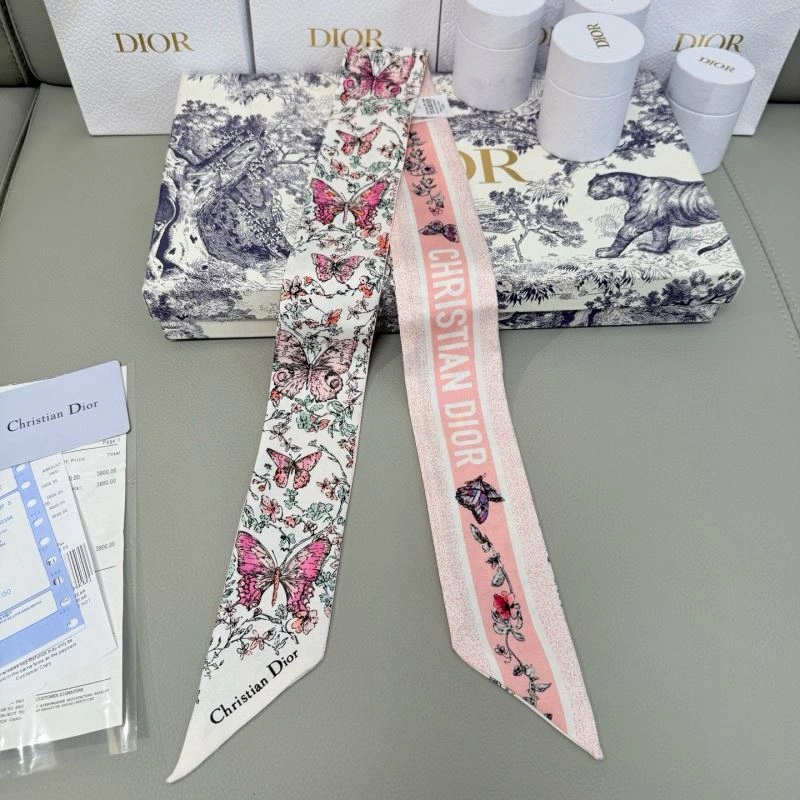 Effortless Christian Dior Silk 272310