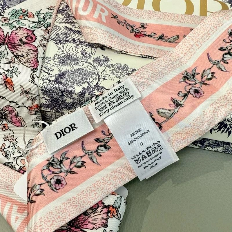 Effortless Christian Dior Silk 272310