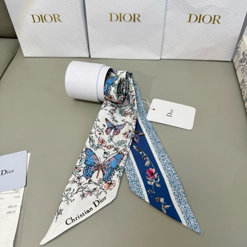 Minimalist Christian Dior Silk 272308