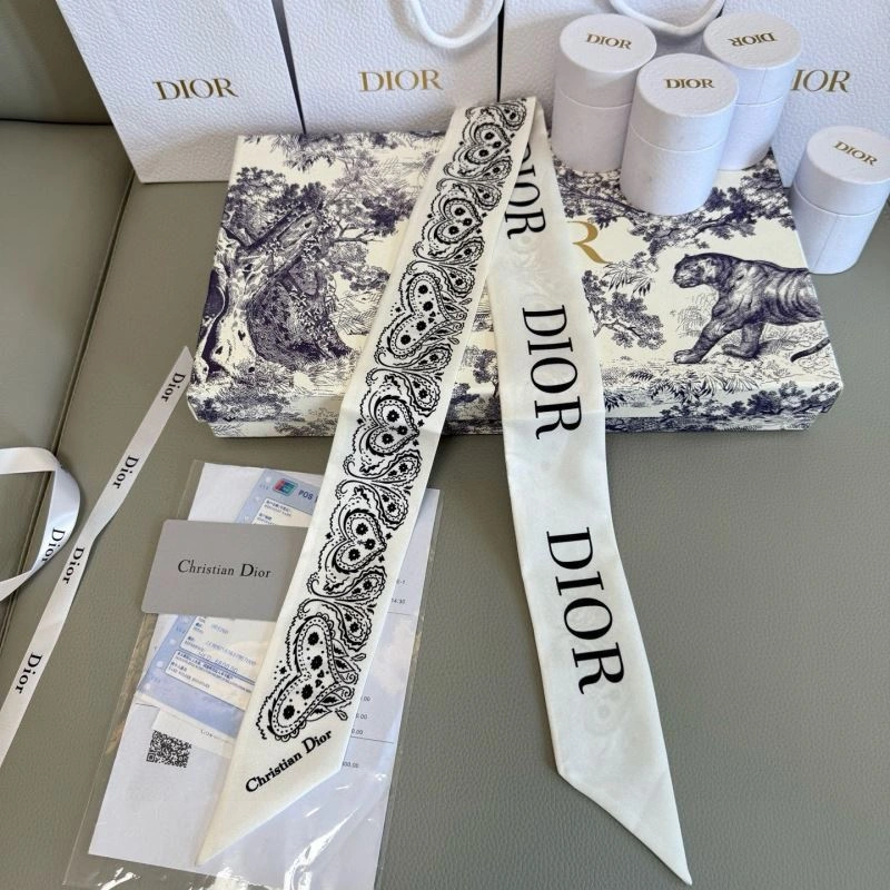 Christian Dior Silk Reliable 272293