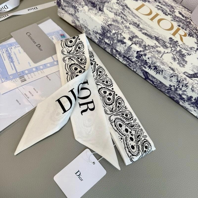 Christian Dior Silk Reliable 272293