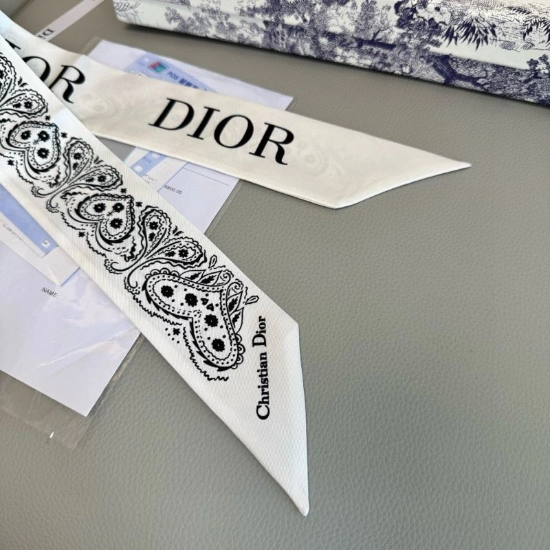 Christian Dior Silk Reliable 272293