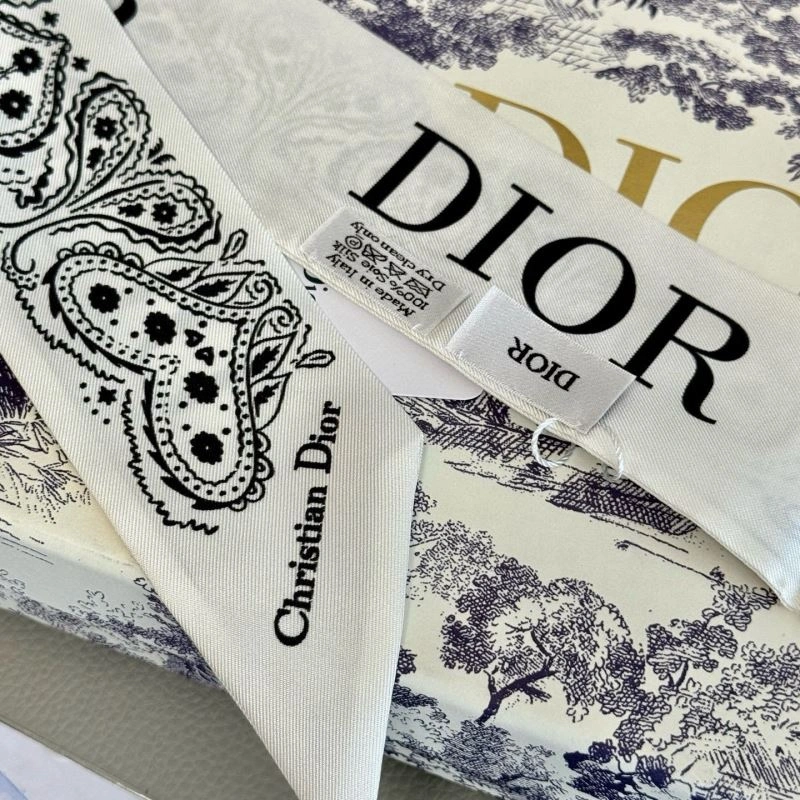 Christian Dior Silk Reliable 272293