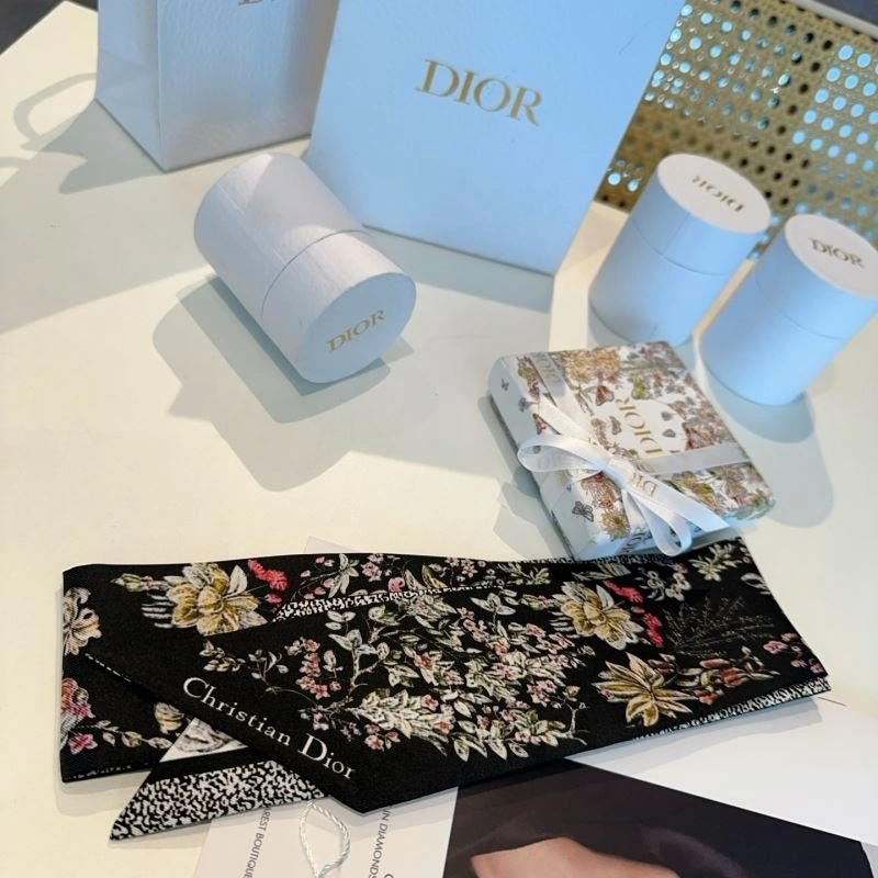 Christian Dior Silk Stylish 272974