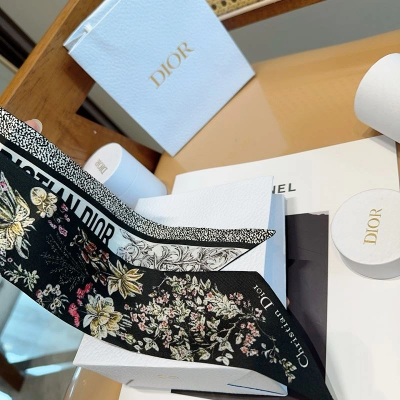 Christian Dior Silk Stylish 272974