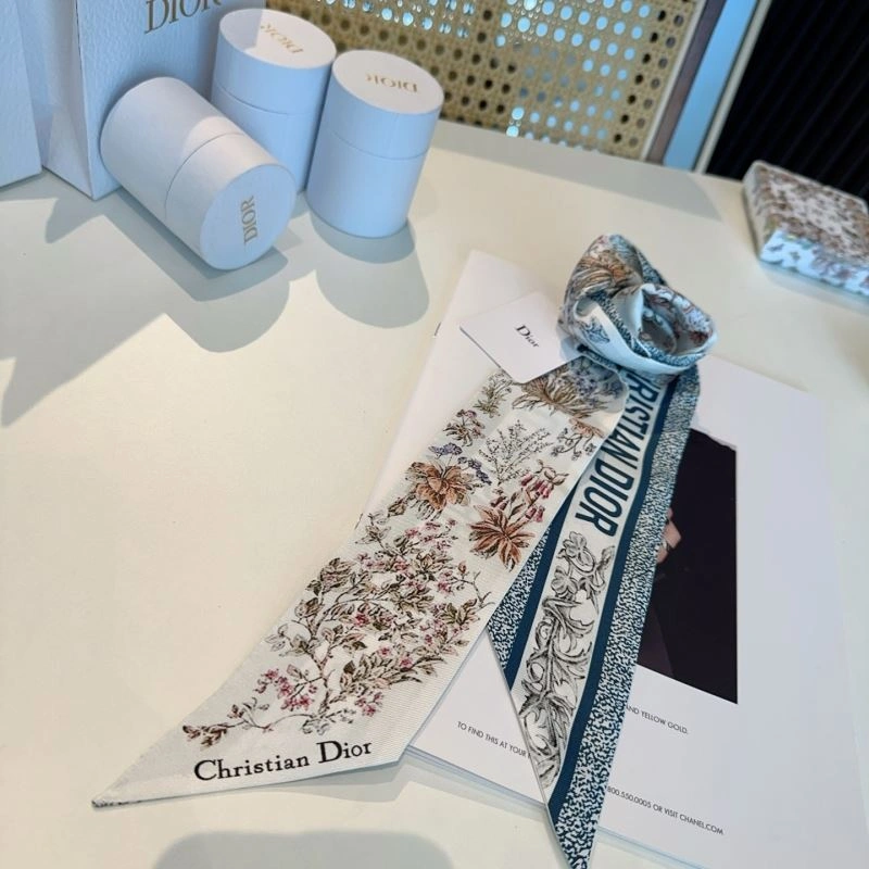 Refined Christian Dior Silk 272973