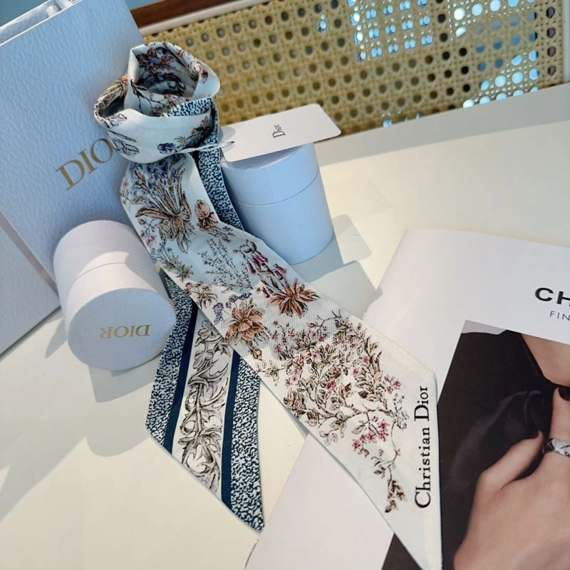 Refined Christian Dior Silk 272973