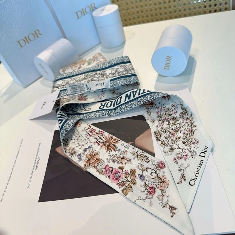 Refined Christian Dior Silk 272973