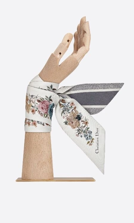 WellDesigned Christian Dior Silk 272970