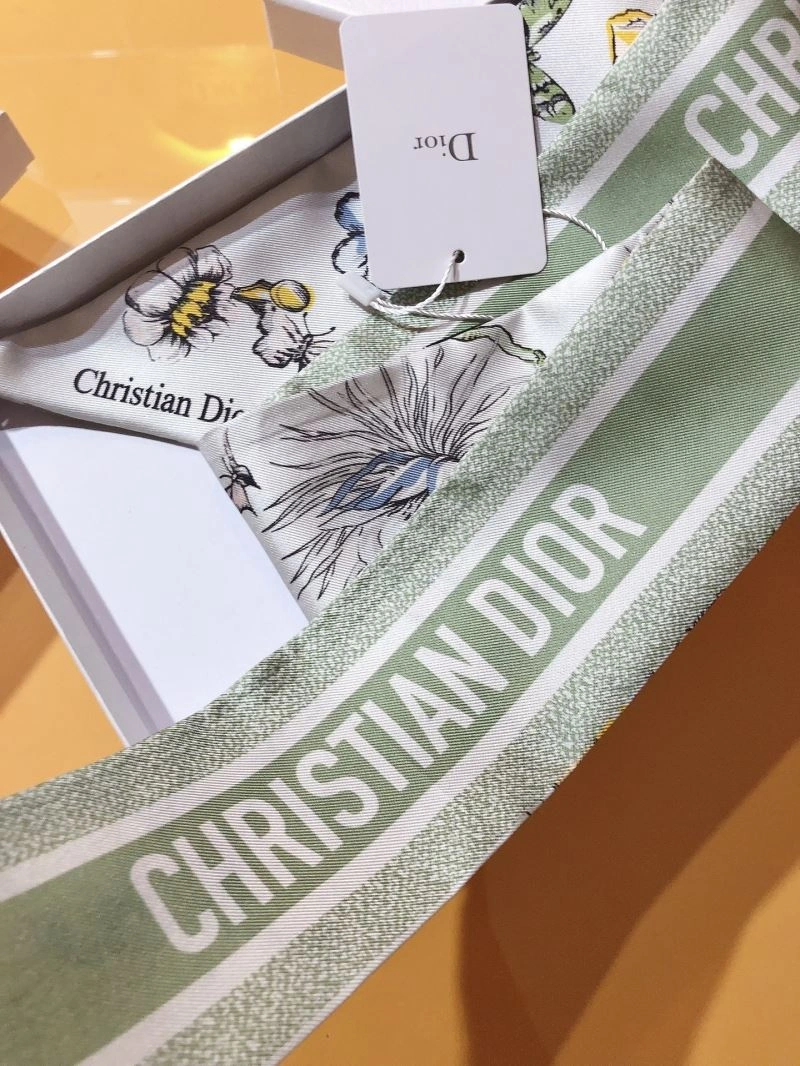 Sleek Christian Dior Silk 272933