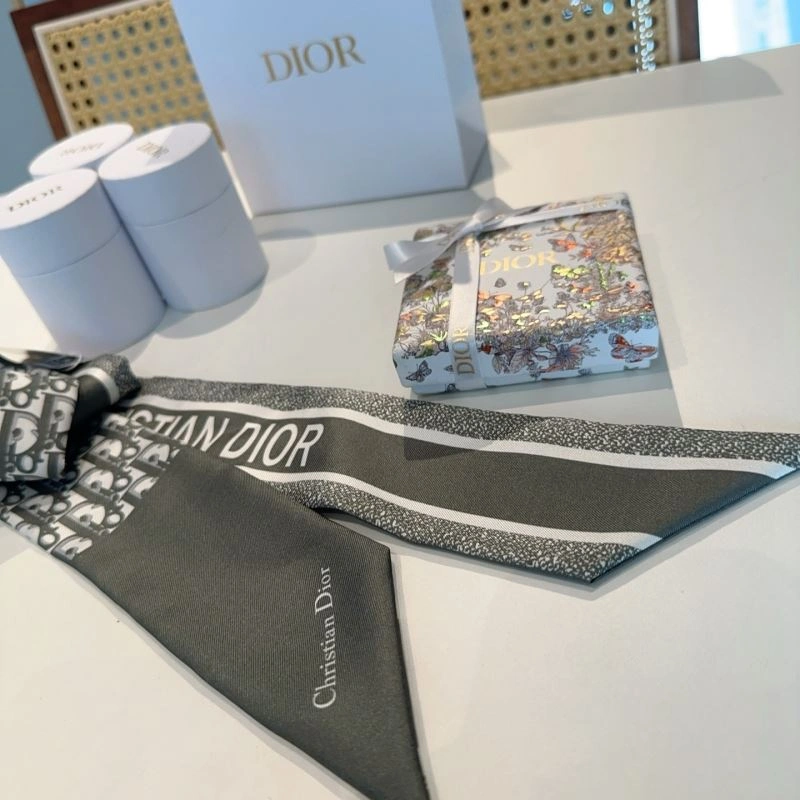 Seasonal Christian Dior Silk 272903