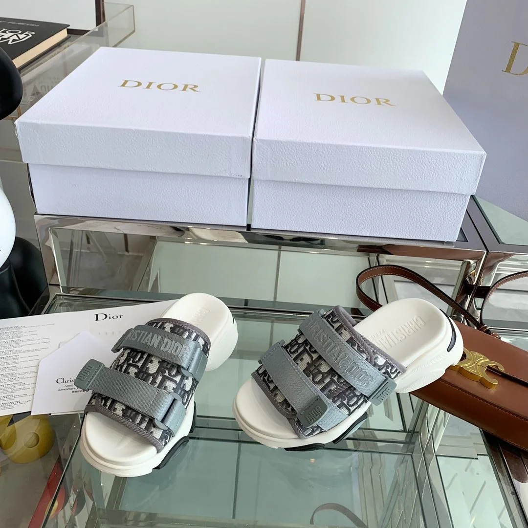 EyeCatching Christian Dior Slippers 21124