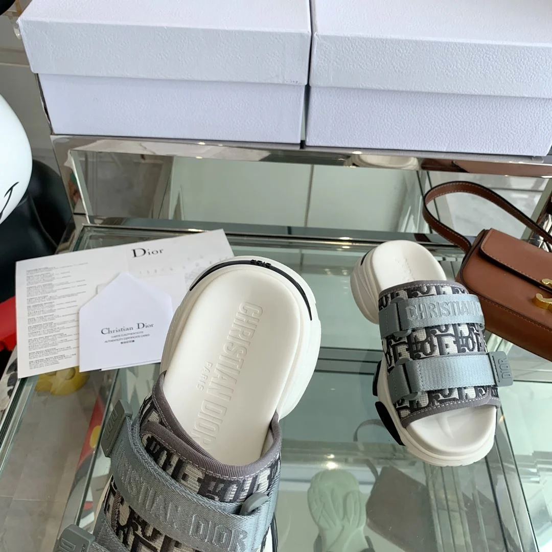 EyeCatching Christian Dior Slippers 21124