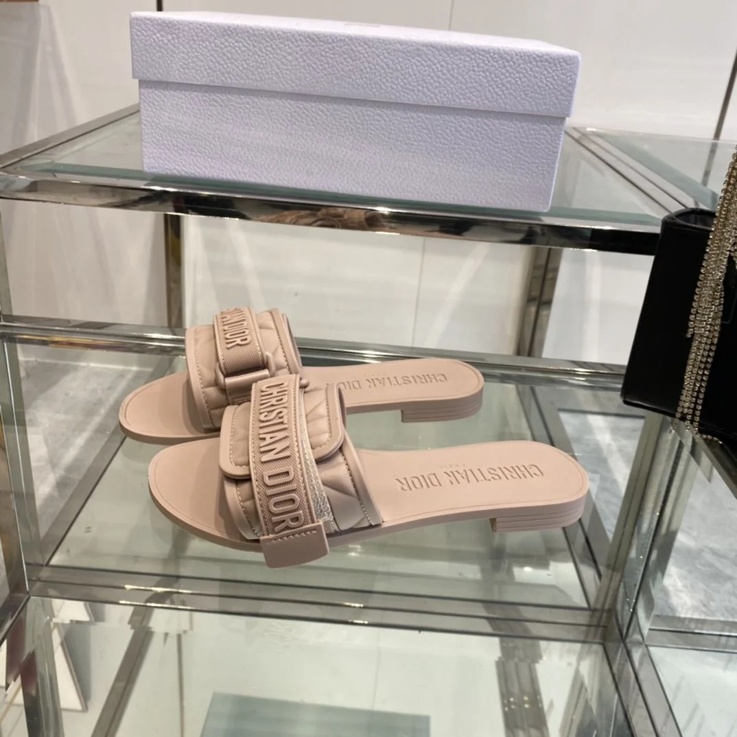 Unique Christian Dior Slippers 21120