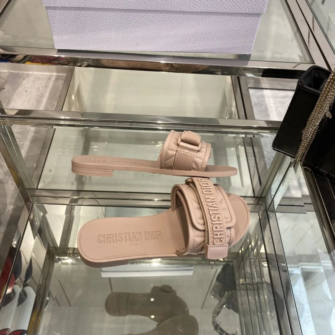Unique Christian Dior Slippers 21120