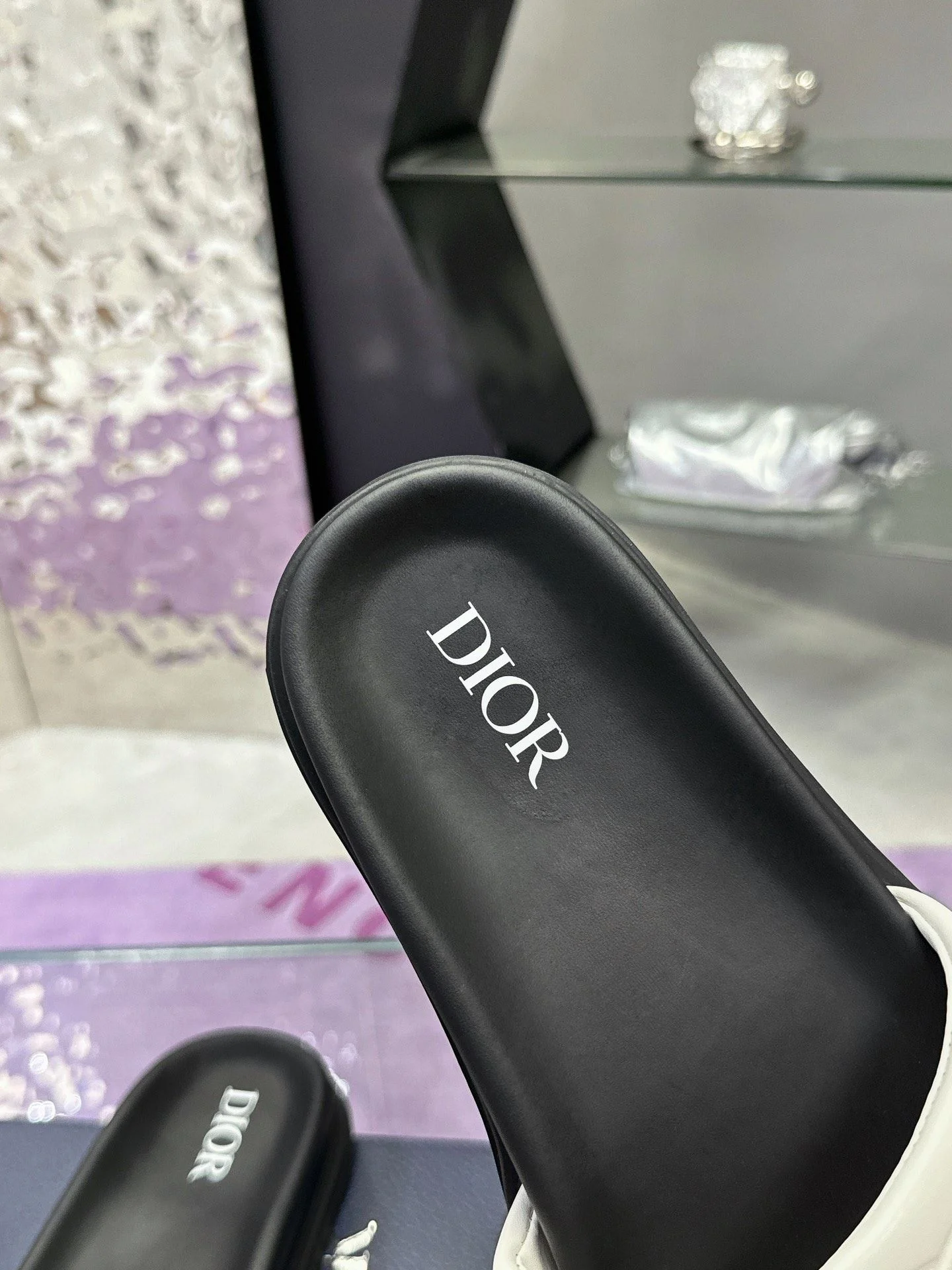 Fashionable Christian Dior Slippers 21107