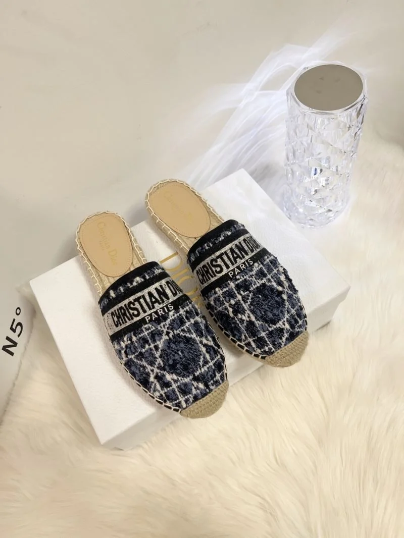 Trendsetting Christian Dior Slippers 21923