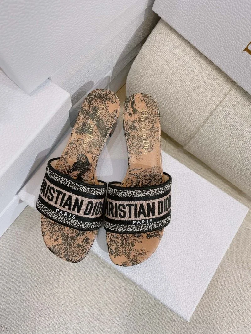 Versatile Christian Dior Slippers 21877