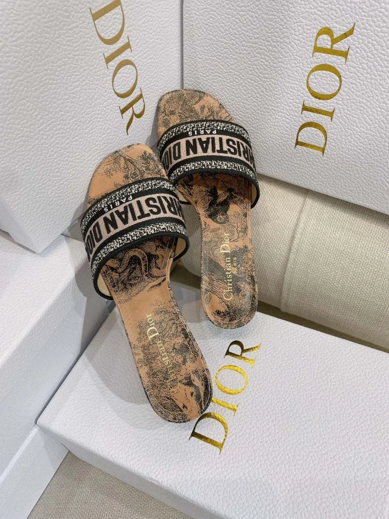 Versatile Christian Dior Slippers 21877