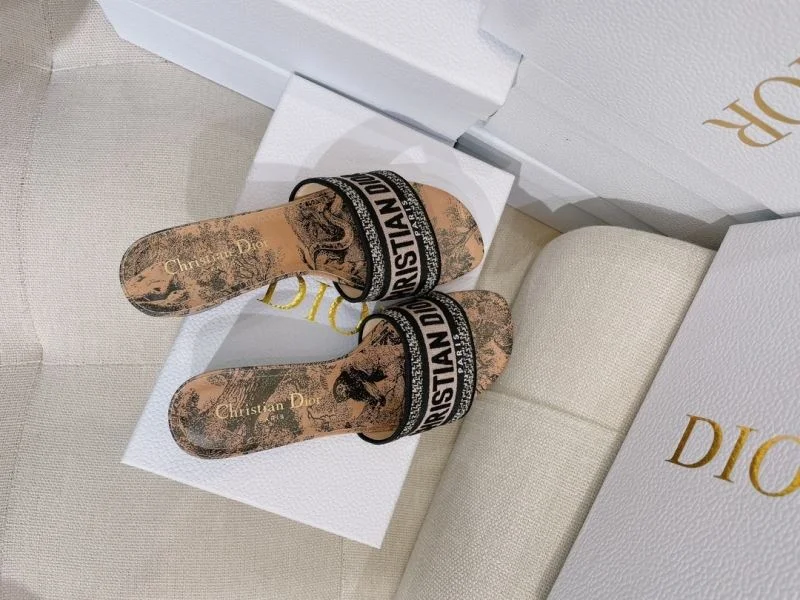 Versatile Christian Dior Slippers 21877