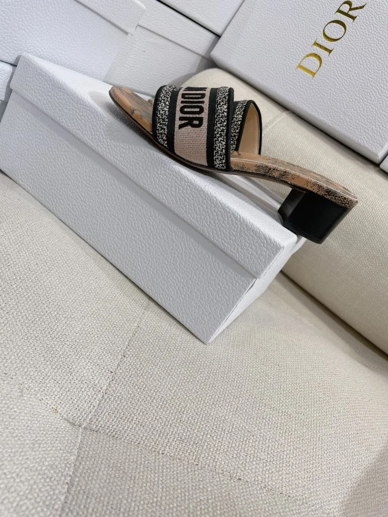 Versatile Christian Dior Slippers 21877