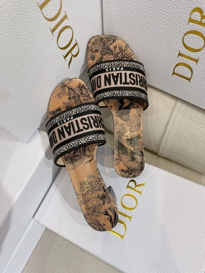 Versatile Christian Dior Slippers 21877