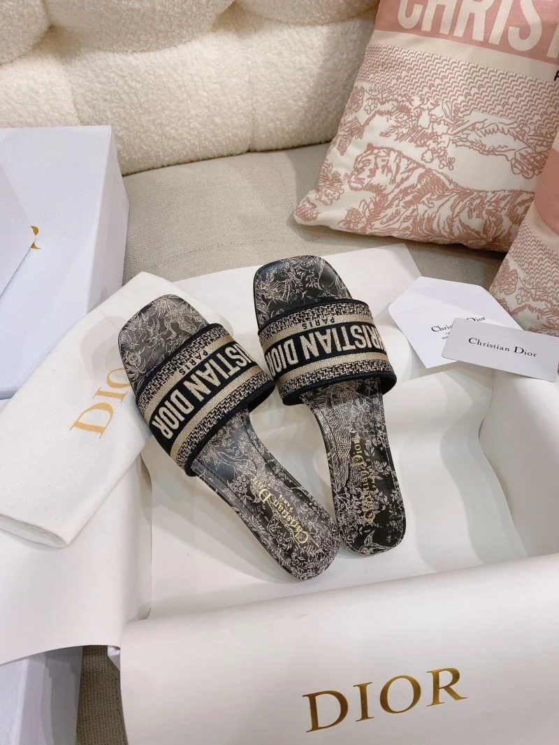 Trendy Christian Dior Slippers 21872