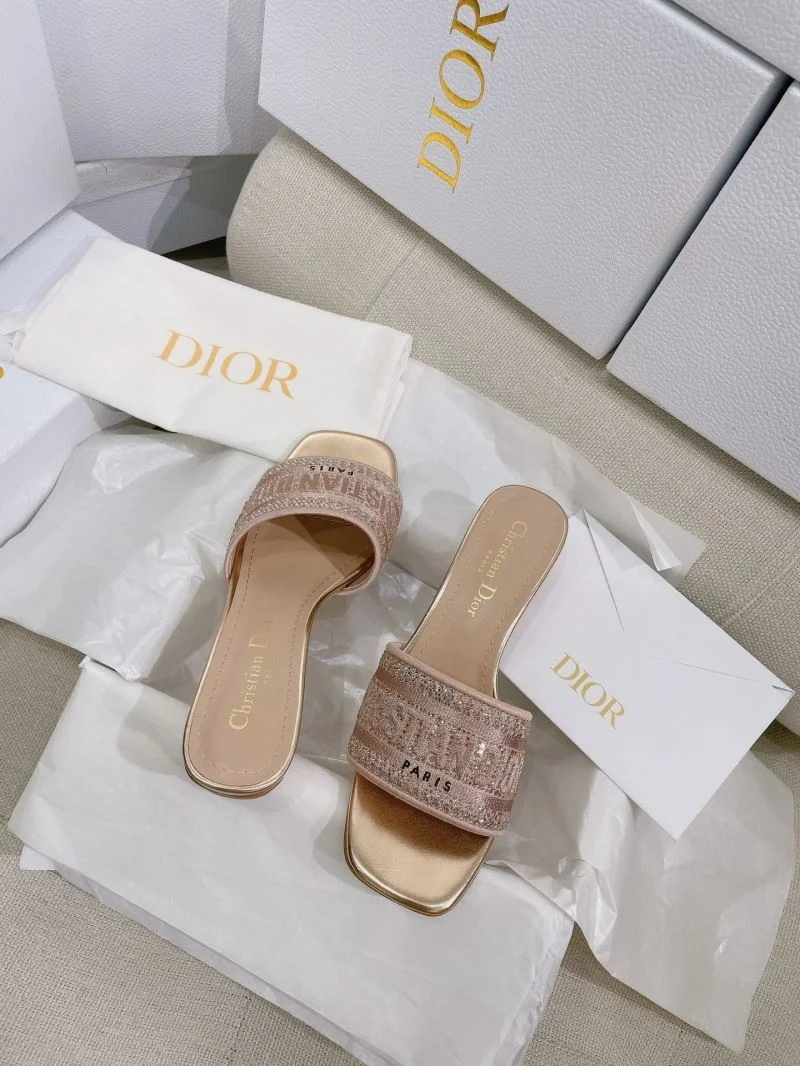 Versatile Christian Dior Slippers 21925