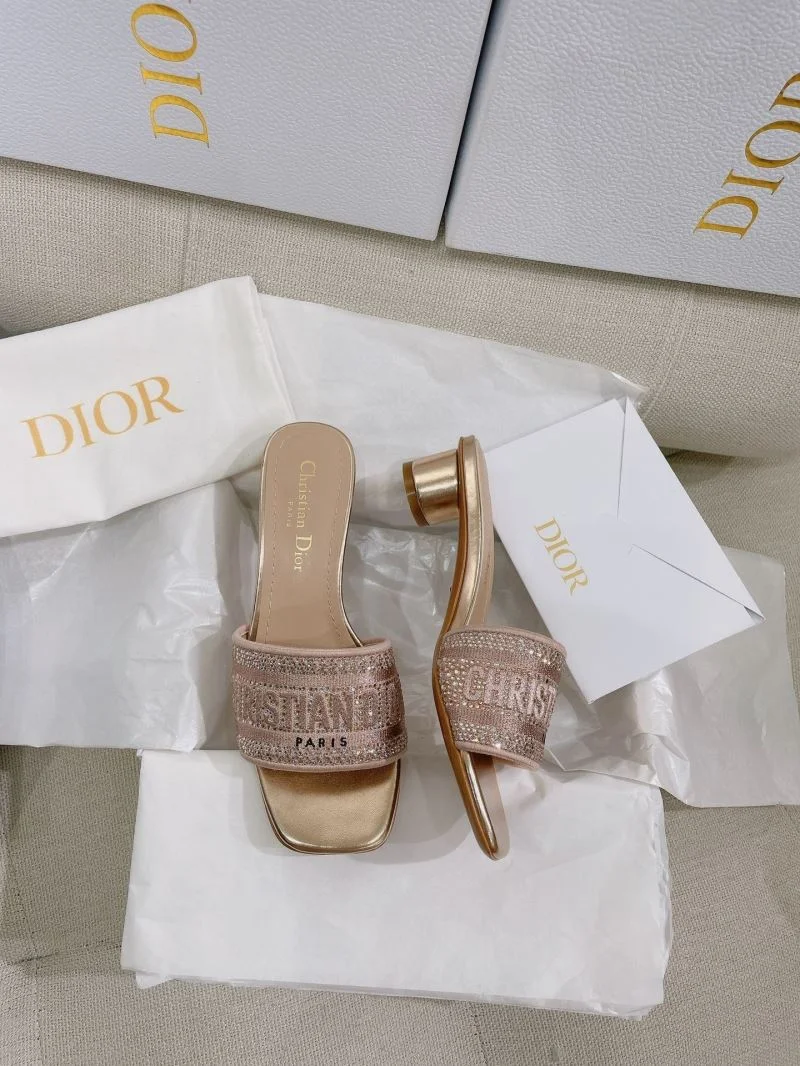 Versatile Christian Dior Slippers 21925