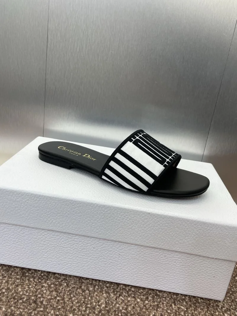 Christian Dior Slippers Compact 21784