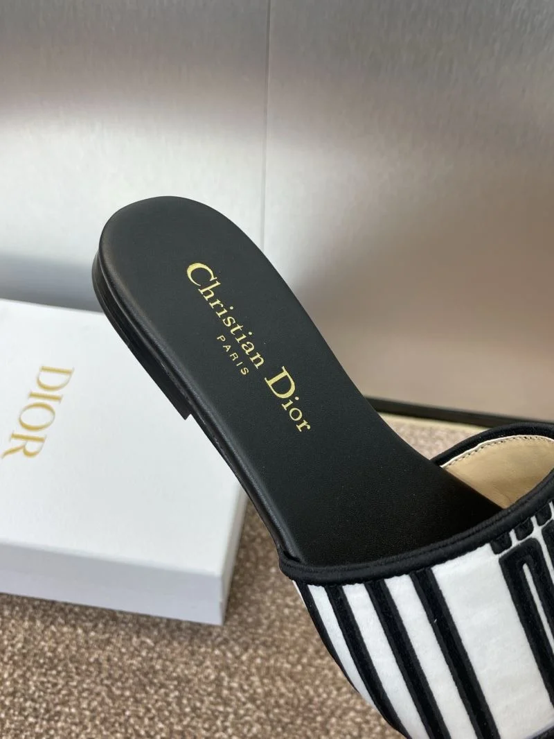 Christian Dior Slippers Compact 21784